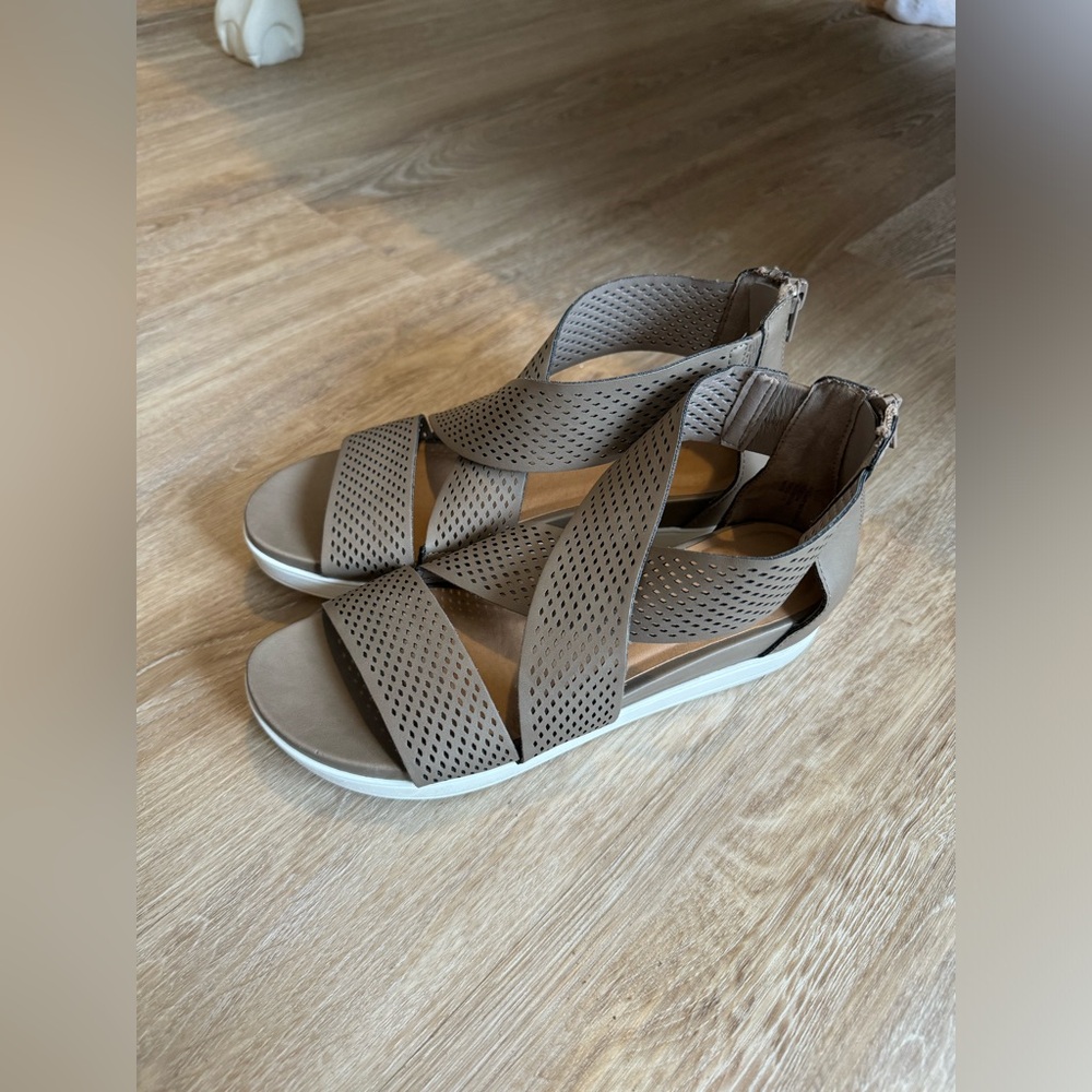 Universal Thread High Top Sandals